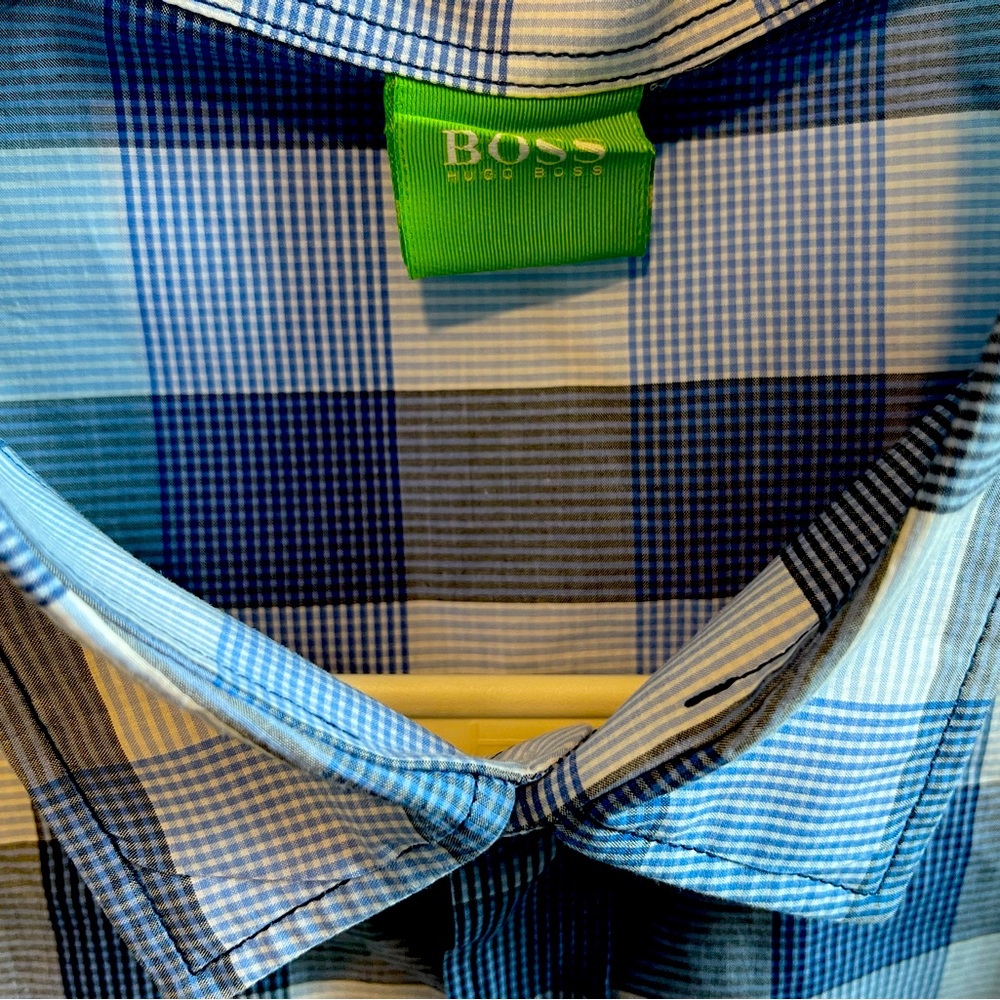 Hugo Boss button up - Picture 3 of 3